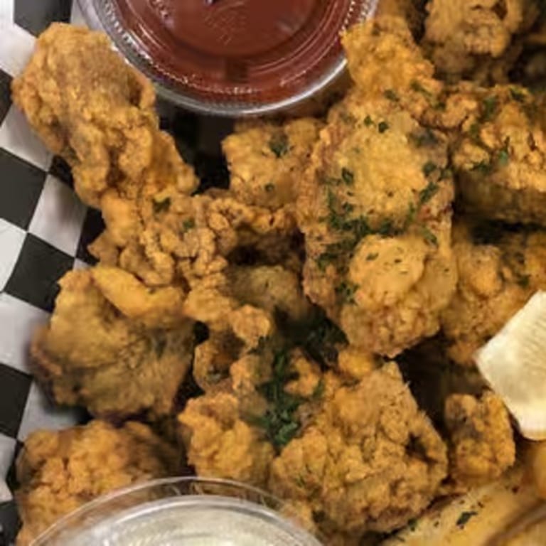 Fresh Oyster Delights: Seafood and Southern Cuisine